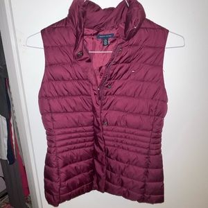 Tommy Hilfiger Maroon Zip Up Puffer Vest // Size XS